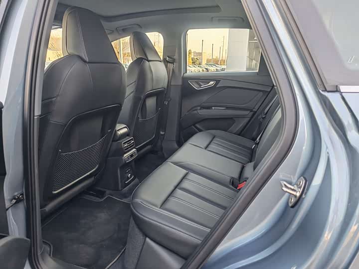 Фото 7 - Audi Q4 e-tron