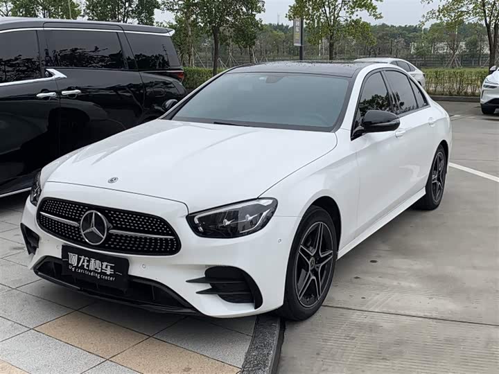 Фото 1 - Mercedes-Benz E-Class