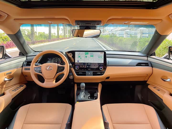 Фото 5 - Lexus ES