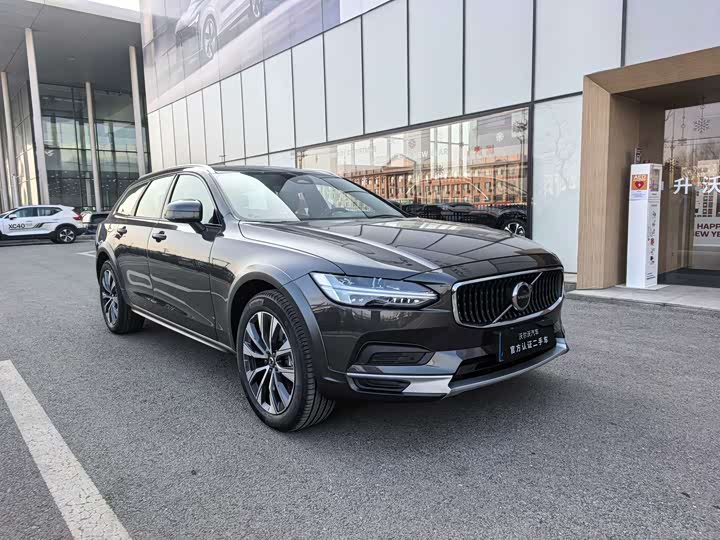 Фото 3 - Volvo V90