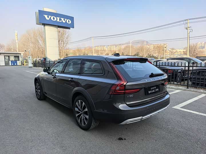Фото 5 - Volvo V90