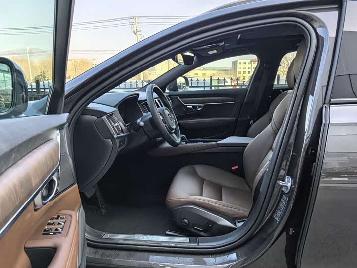 Фото 6 - Volvo V90