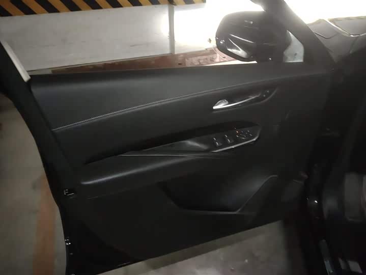 Фото 7 - Cadillac XT4