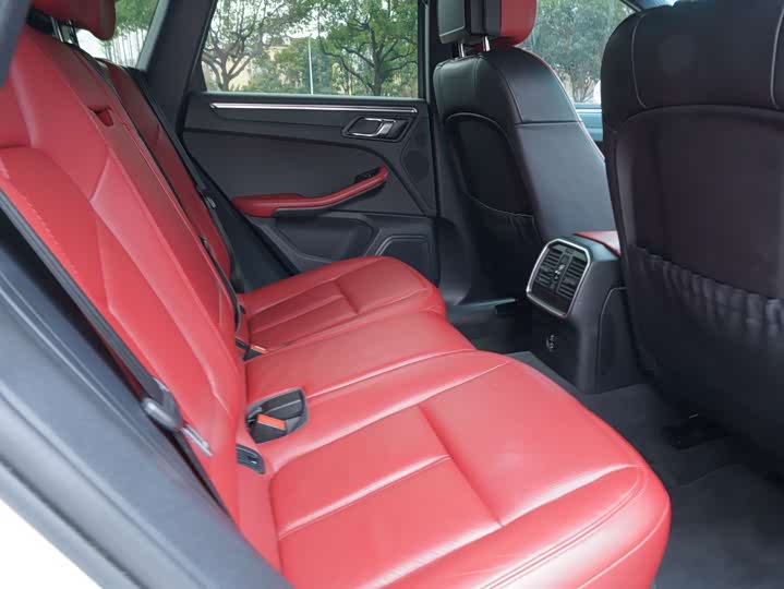 Фото 9 - Porsche Macan