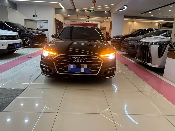 Фото 2 - Audi A6L