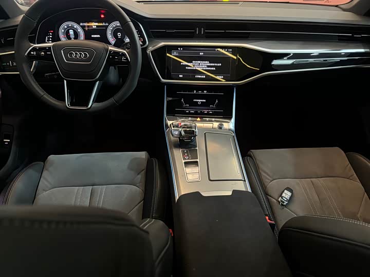 Фото 7 - Audi A6L