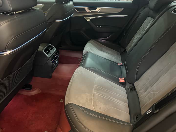 Фото 8 - Audi A6L