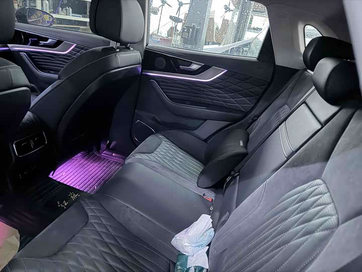 Фото 3 - Hongqi HS5