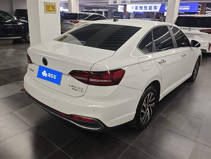 Фото 3 - Volkswagen Lavida