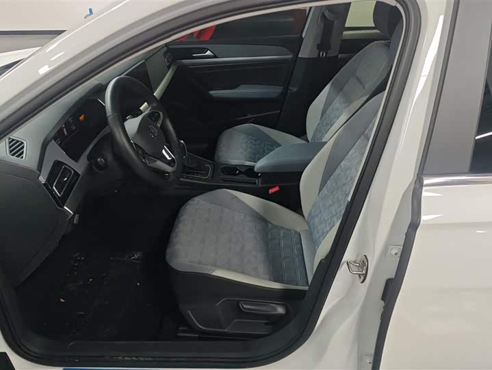 Фото 9 - Volkswagen Lavida