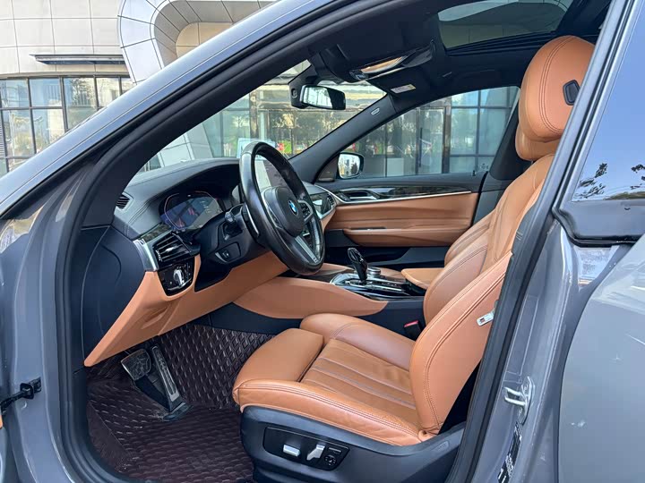 Photo 4 - BMW 6 Series GT