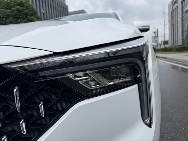 Photo 2 - Bestune B70