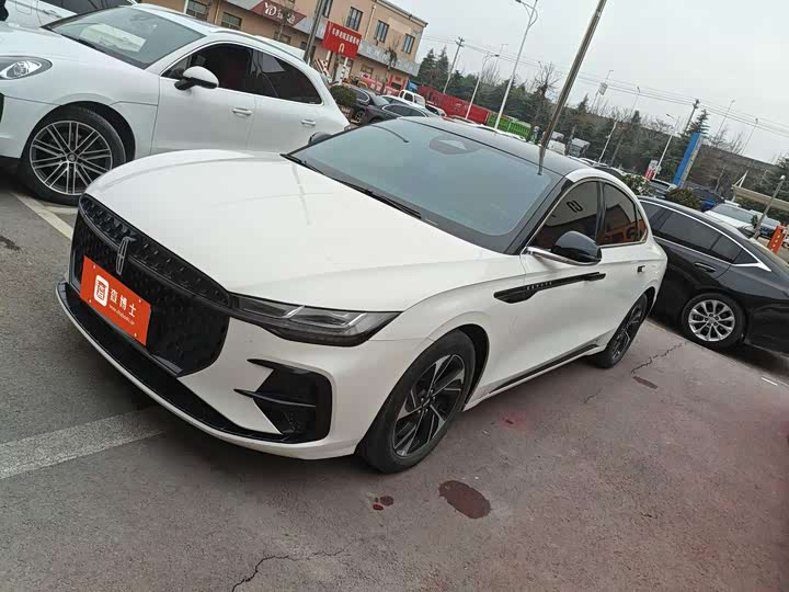 Photo 1 - Lincoln Z (Zephyr)