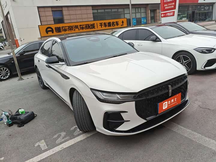 Photo 3 - Lincoln Z (Zephyr)