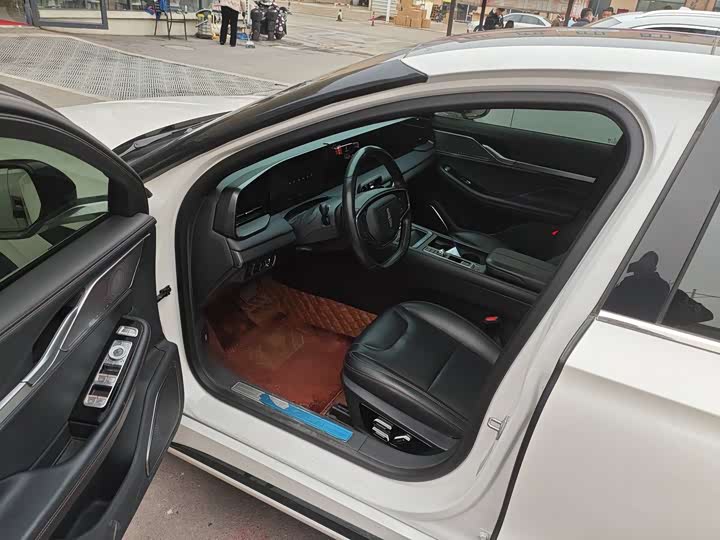 Photo 5 - Lincoln Z (Zephyr)