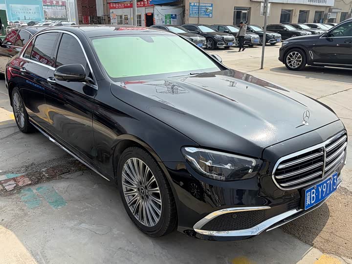 Фото 3 - Mercedes-Benz E-Class