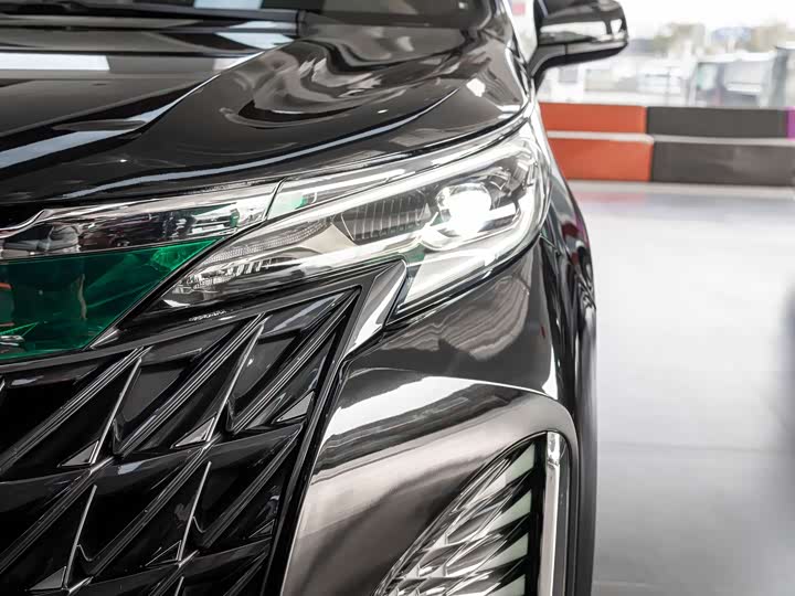 Фото 5 - Toyota Granvia