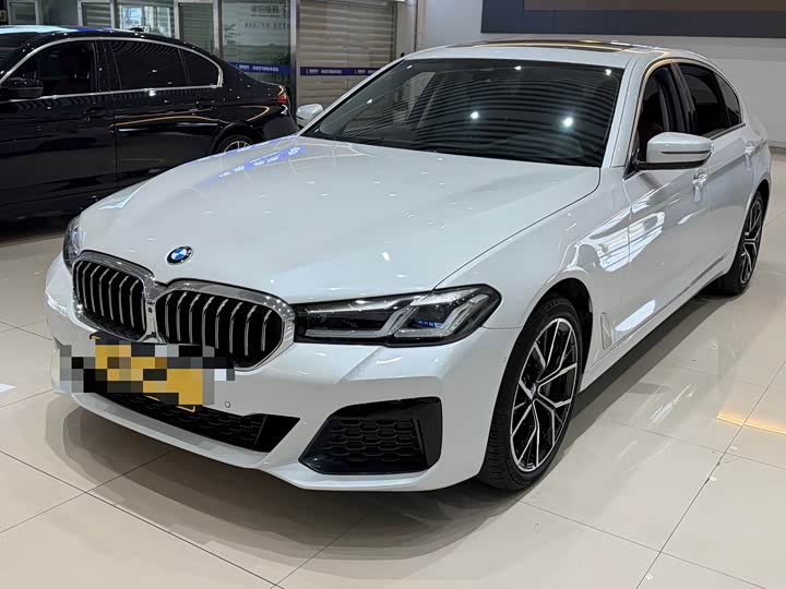 Photo 3 - BMW 5 Series