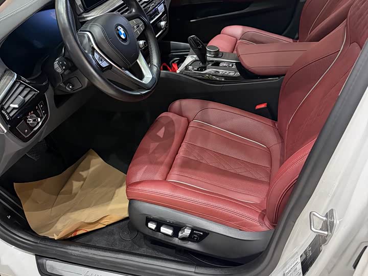 Photo 5 - BMW 5 Series