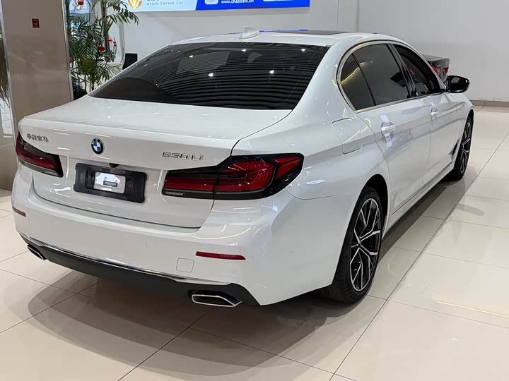 Photo 9 - BMW 5 Series
