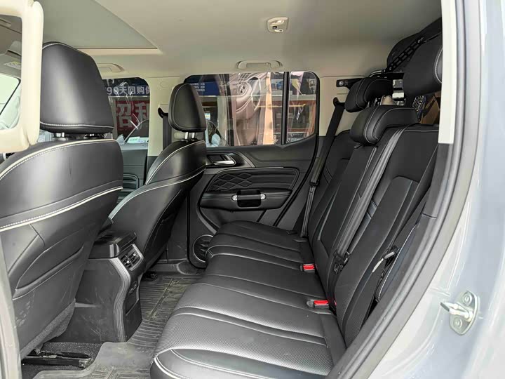 Фото 9 - Tank 300