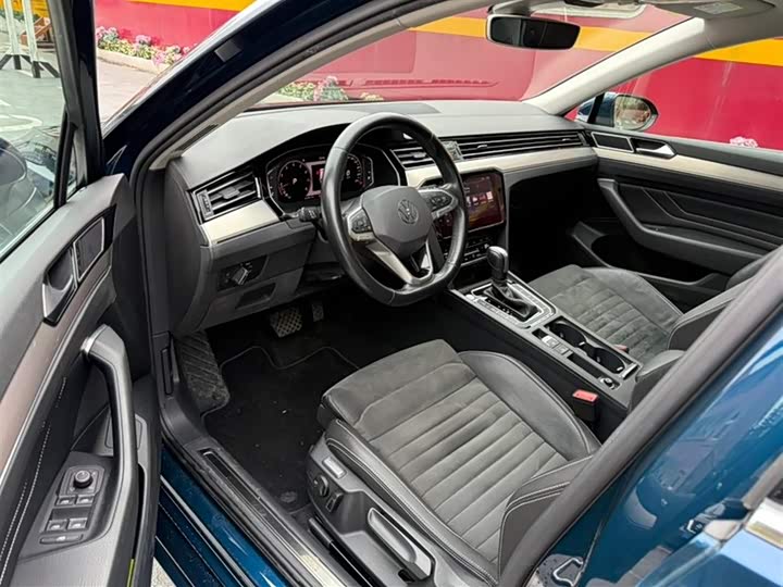 Photo 4 - Volkswagen Passat Variant