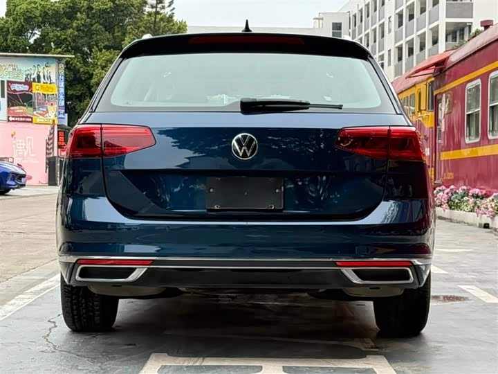 Photo 8 - Volkswagen Passat Variant