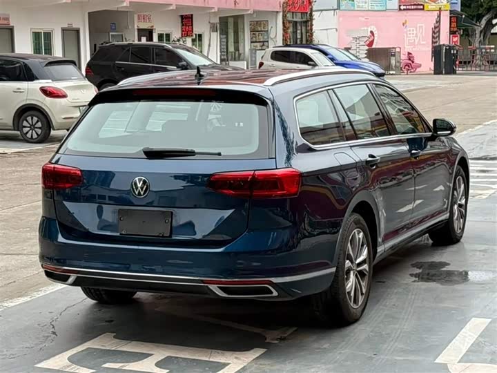Photo 9 - Volkswagen Passat Variant