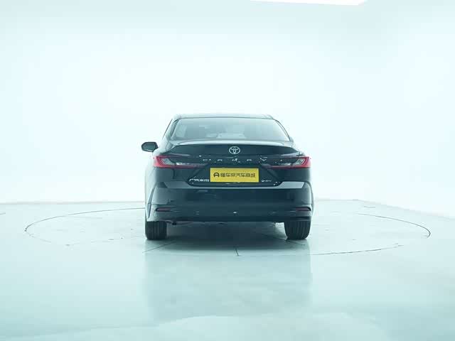 Фото 6 - Toyota Camry