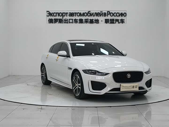 Фото 3 - Jaguar XE L