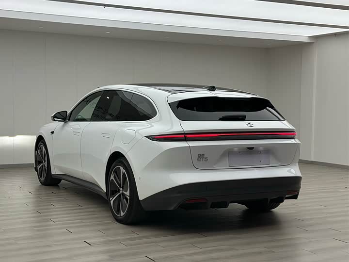 Фото 8 - Nio ET5T