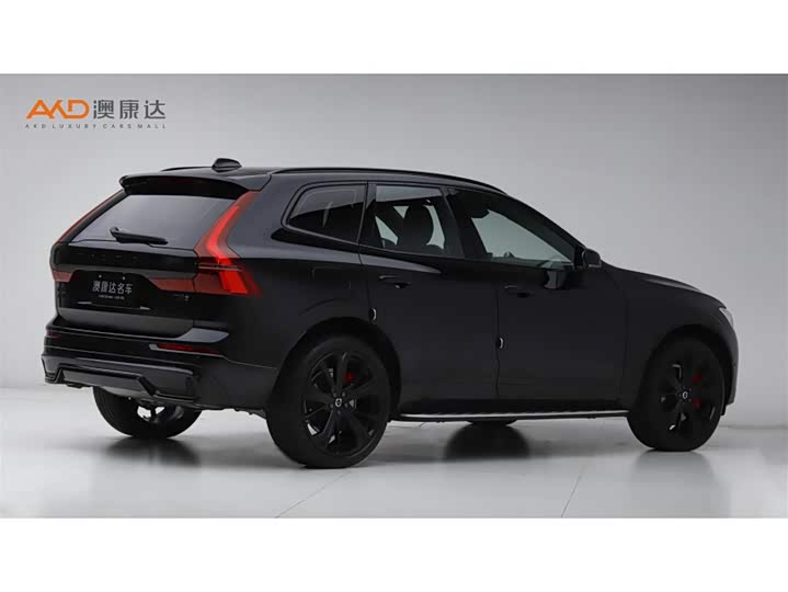 Photo 3 - Volvo XC60 Hybrid