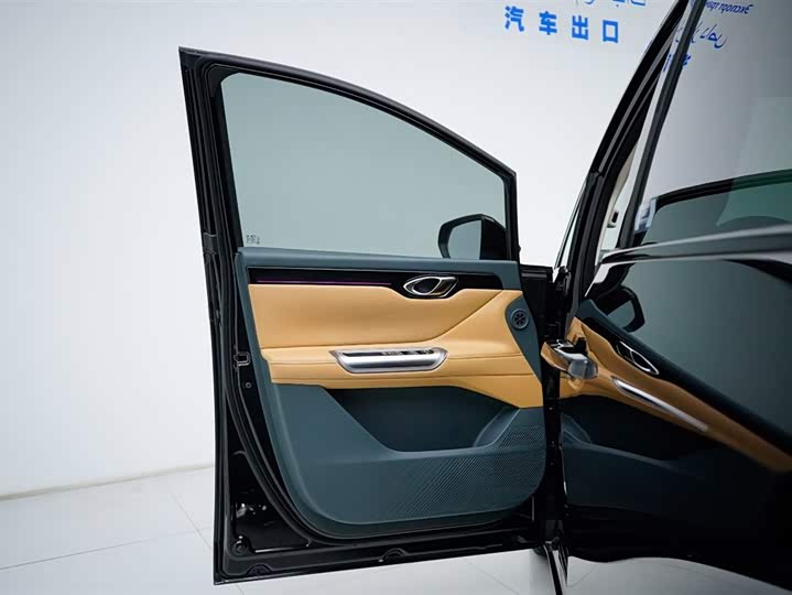 Фото 3 - GAC Trumpchi E8