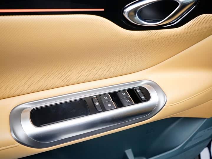 Фото 5 - GAC Trumpchi E8