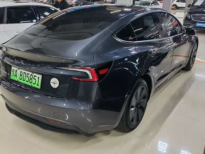 Фото 9 - Tesla Model 3