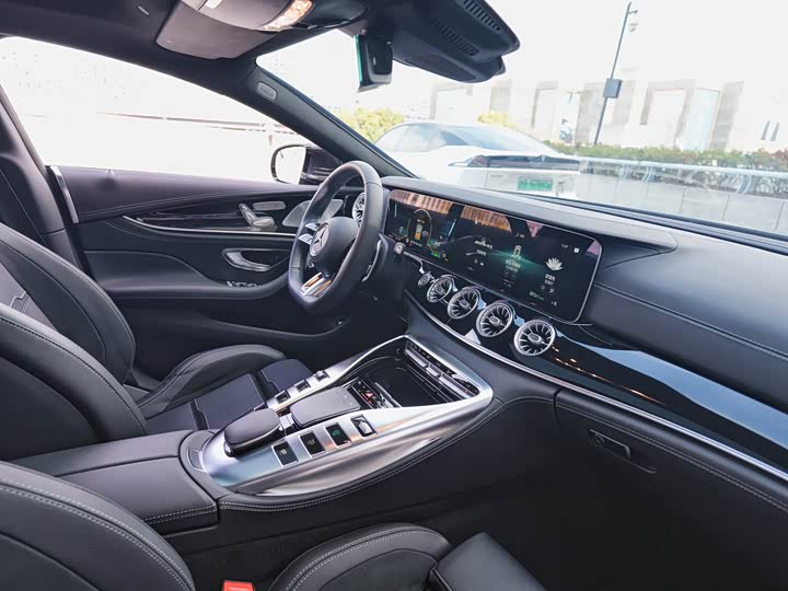 Фото 9 - Mercedes-Benz AMG GT