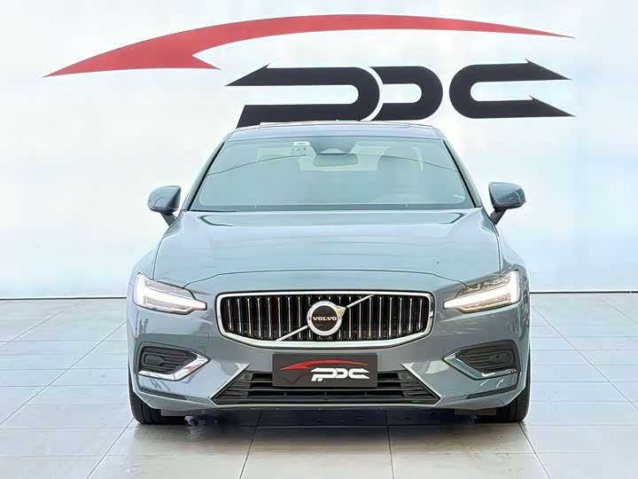 Фото 2 - Volvo S60