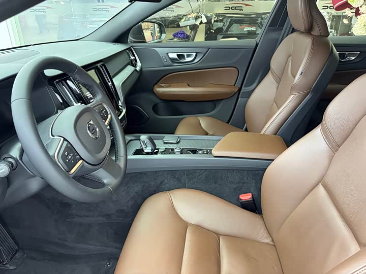 Фото 4 - Volvo S60