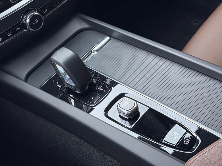 Фото 6 - Volvo S60