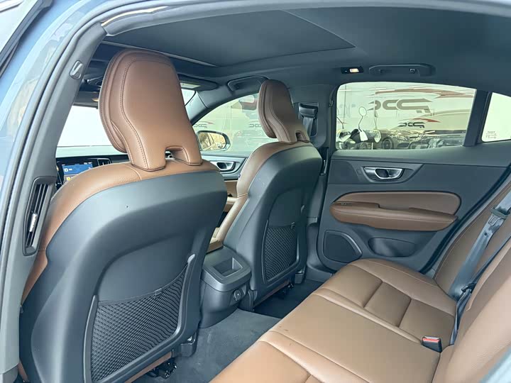 Фото 8 - Volvo S60