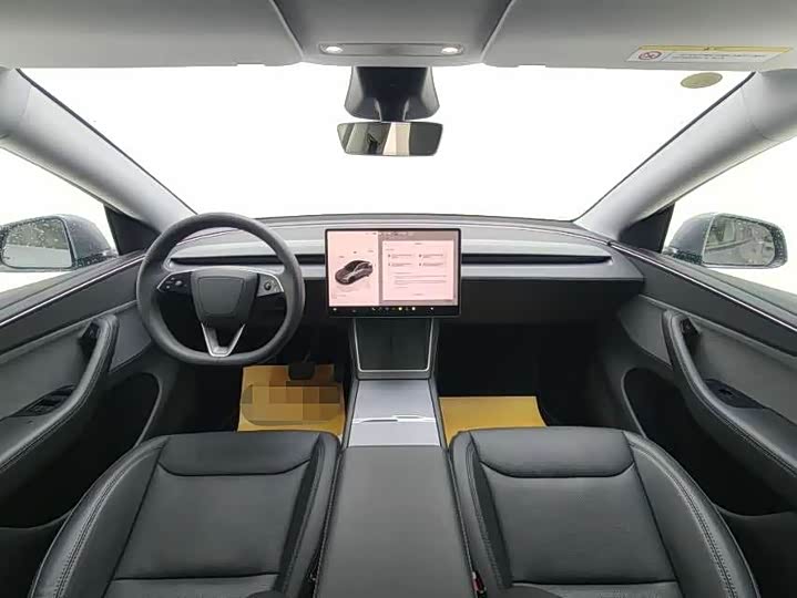 Photo 4 - Tesla Model Y
