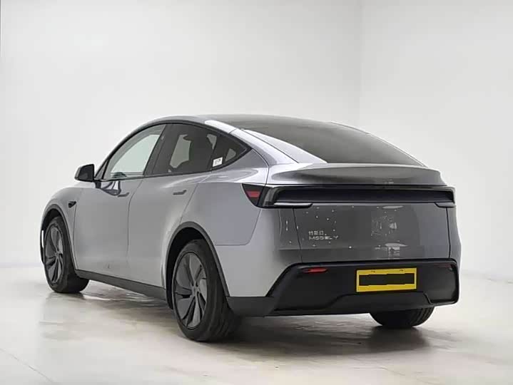 Photo 6 - Tesla Model Y