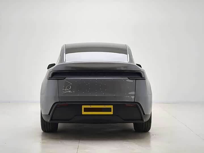 Photo 7 - Tesla Model Y