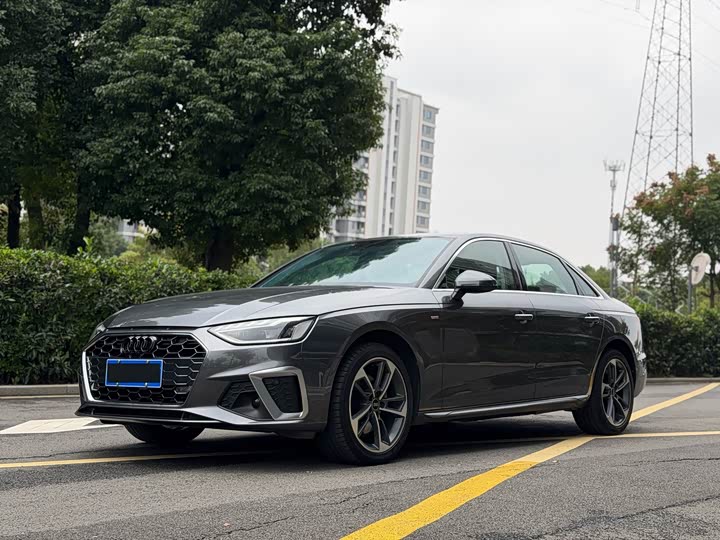 Фото 1 - Audi A4L