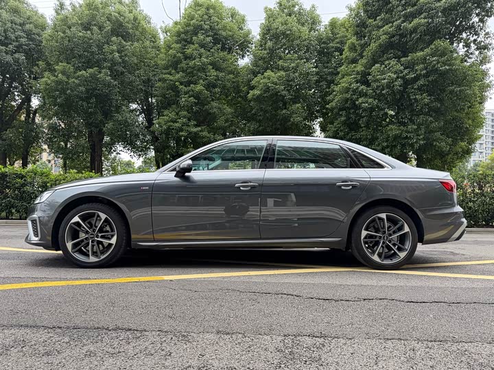 Фото 9 - Audi A4L