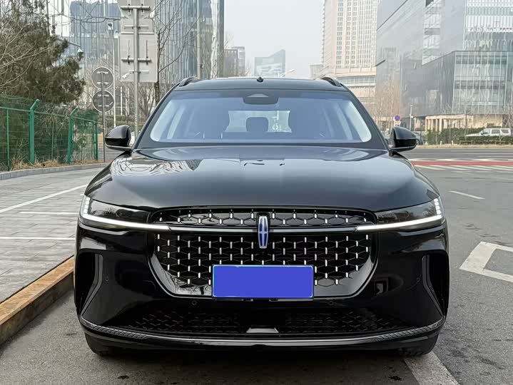 Фото 2 - Lincoln Nautilus