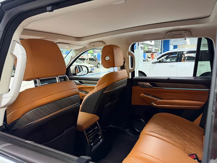 Photo 5 - Tank 500 Hybrid