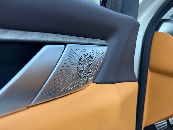 Photo 6 - Tank 500 Hybrid