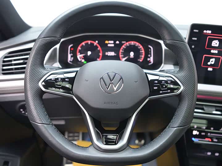 Фото 8 - Volkswagen Tayron X