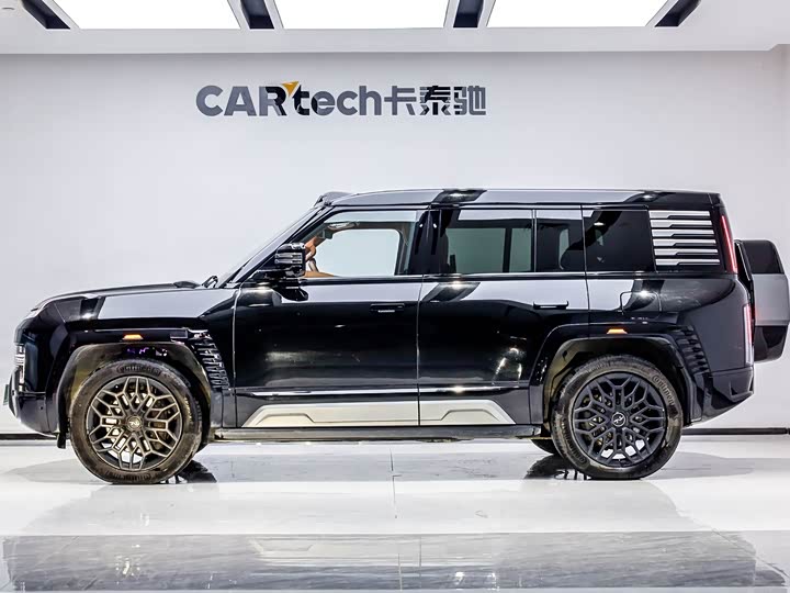 Фото 8 - BYD Yangwang U8